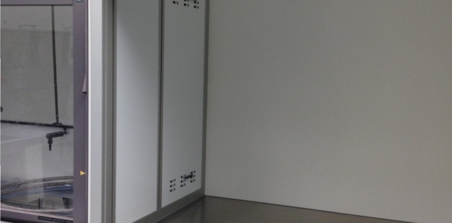 Auftischeinhausung mit Frontschieber mit abgesaugter Seitenwand