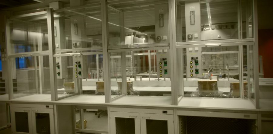 Auftischeinhausung mit Glasrück- u. Seitenwände