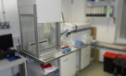 Auftischeinhausung für Agilent 8800