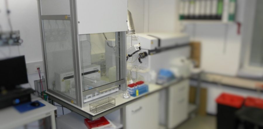 Auftischeinhausung für Agilent 8800