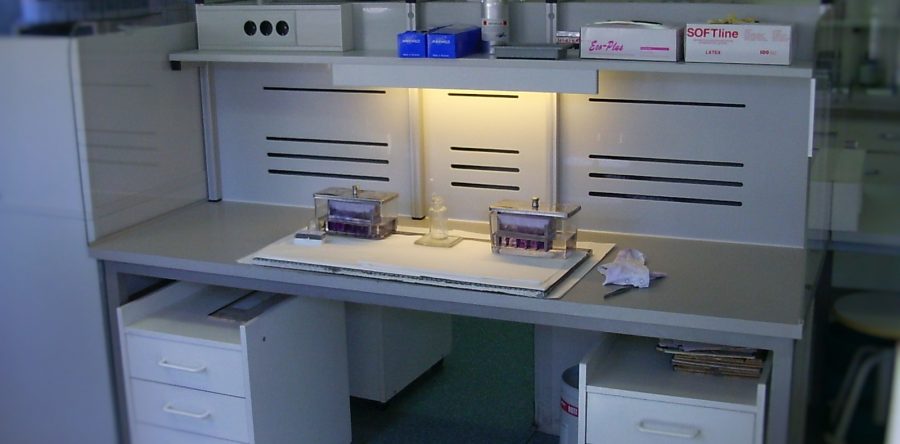 Färbearbeitsplatz in Pathologie