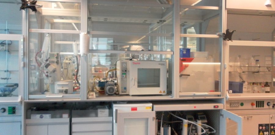 Auftischeinhausung mit Frontschieber inkl. Vacuumpumpenunterbau